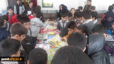 حضور پرشور دانش آموزان مقطع ابتدایی نواحی یک و دو آموزش و پرورش همدان، در سالن اکران فیلم جشنواره ی رشد