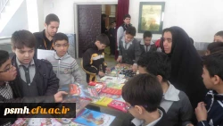 حضور دانش آموزان در سالن اکران فیلم جشنواره ی رشد