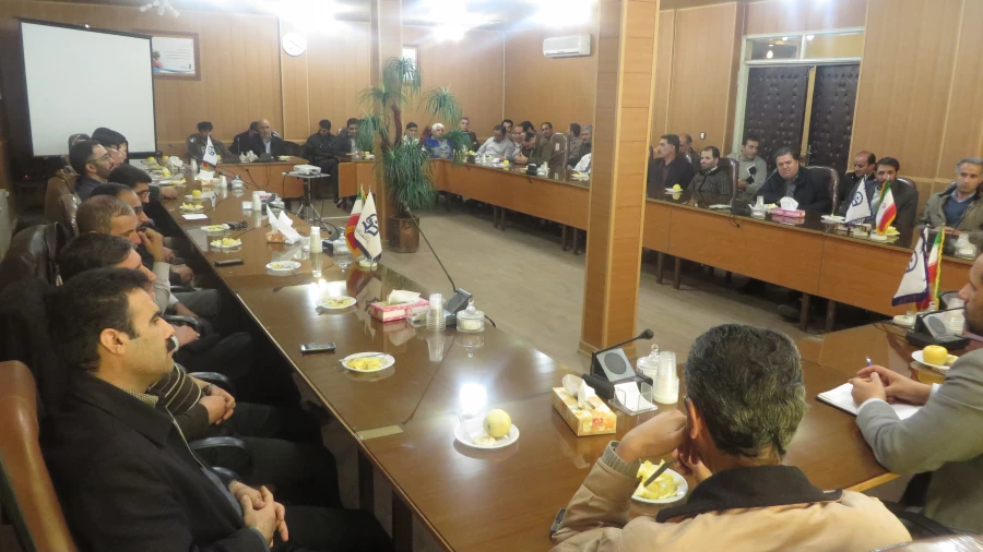 تشکیل جلسه ی اداری پردیس با حضور همه ی کارکنان