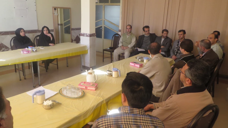 جلسه ی هماهنگی امتحانات با حضورعوامل اجرایی