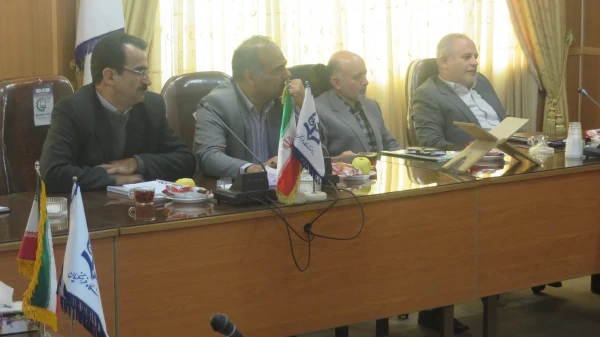 برگزاری نشست هم اندیشی ریاست، معاونین و استادان ارجمند پردیس