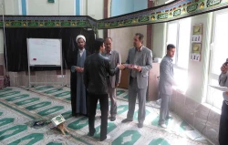 تقدیر از نفرات برتر مسابقات روبیک  و کتابخوانی (دختر شینا)