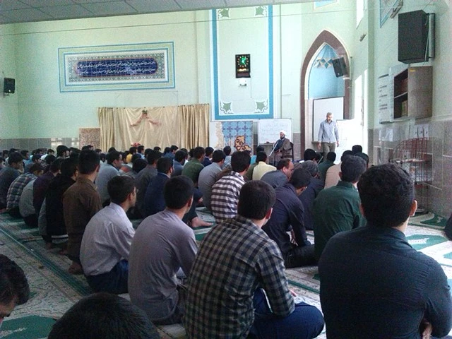 تلاوت کلام نور و هدیه ثواب آن به روح پاک حاجیان به دیار باقی شتافته در حادثه منا
