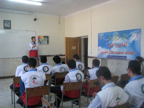 برگزاری کلاس های طرح شوق رویش هلال احمر در دانشگاه شهید مقصودی