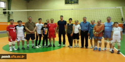 همزمان با حضورآقای آرمین تشکری  عضو تیم ملی والیبال جمهوری اسلامی ایران؛

دور جدید تمرینات تیم والیبال اعضای هیات علمی دانشگاه فرهنگیان همدان آغاز شد.