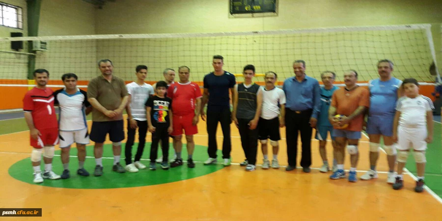 همزمان با حضورآقای آرمین تشکری  عضو تیم ملی والیبال جمهوری اسلامی ایران؛
دور جدید تمرینات تیم والیبال اعضای هیات علمی دانشگاه فرهنگیان همدان آغاز شد.