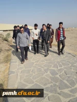 بازدید دانشجویان رشته ی زبان انگلیسی به همراه استاد علیرضایی