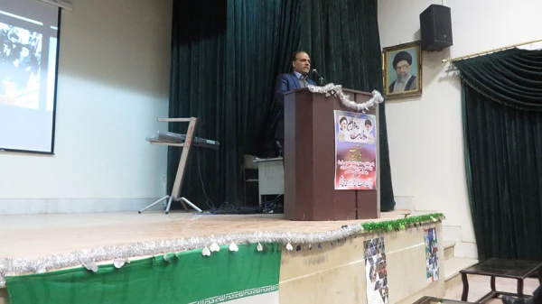 دکتر علیرضا علی صوفی سرپرست دانشگاه فرهنگیان همدان در جمع مردم و مسئولین شهر قروه درجزین:
در بخش بخش شعار اصلی انقلاب اسلامی، یعنی " استقلال، آزادی و جمهوری اسلامی " بار معنایی و تاریخی عمیقی نهفته است.