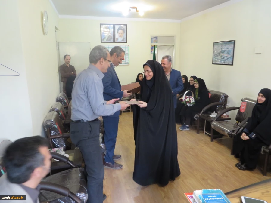 در مراسمی با حضور استاد و دانشجویان عضو کمیته تدریس پژوهی پردیس شهید باهنر از سرپرست دانشگاه فرهنگیان همدان و معاونین ایشان تقدیر به عمل آمد.