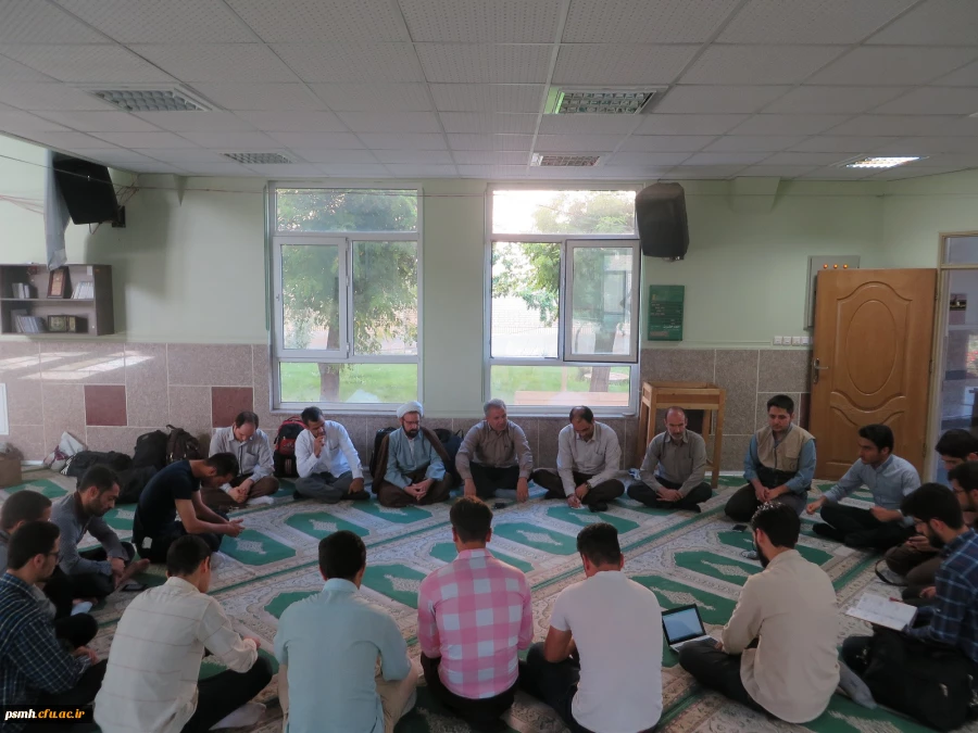 مراسم بدرقه ی دانشجو معلمان بسیجی پردیس شهید مقصودی همدان جهت عزیمت به اردوی جهادی