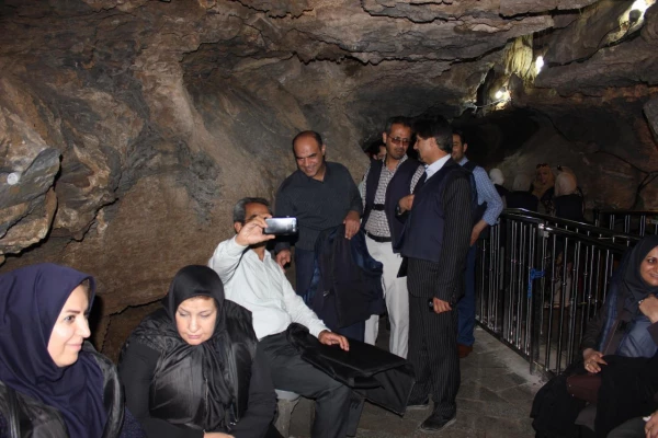بازدید از غار شگفت انگیز علیصدر