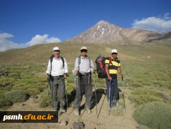 صعود گروه کوهنوردی دانشگاه فرهنگیان همدان به قله 5671 متری دماوند