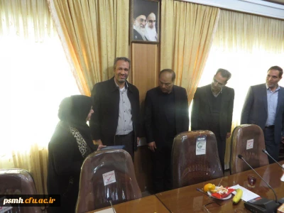 دکتر علیرضا علی صوفی در مراسم گرامیداشت هفته پژوهش و در جمع اعضای هیات علمی؛ 
نقطه عزیمت و روح پژوهش از پرسشگری آغاز می شود.