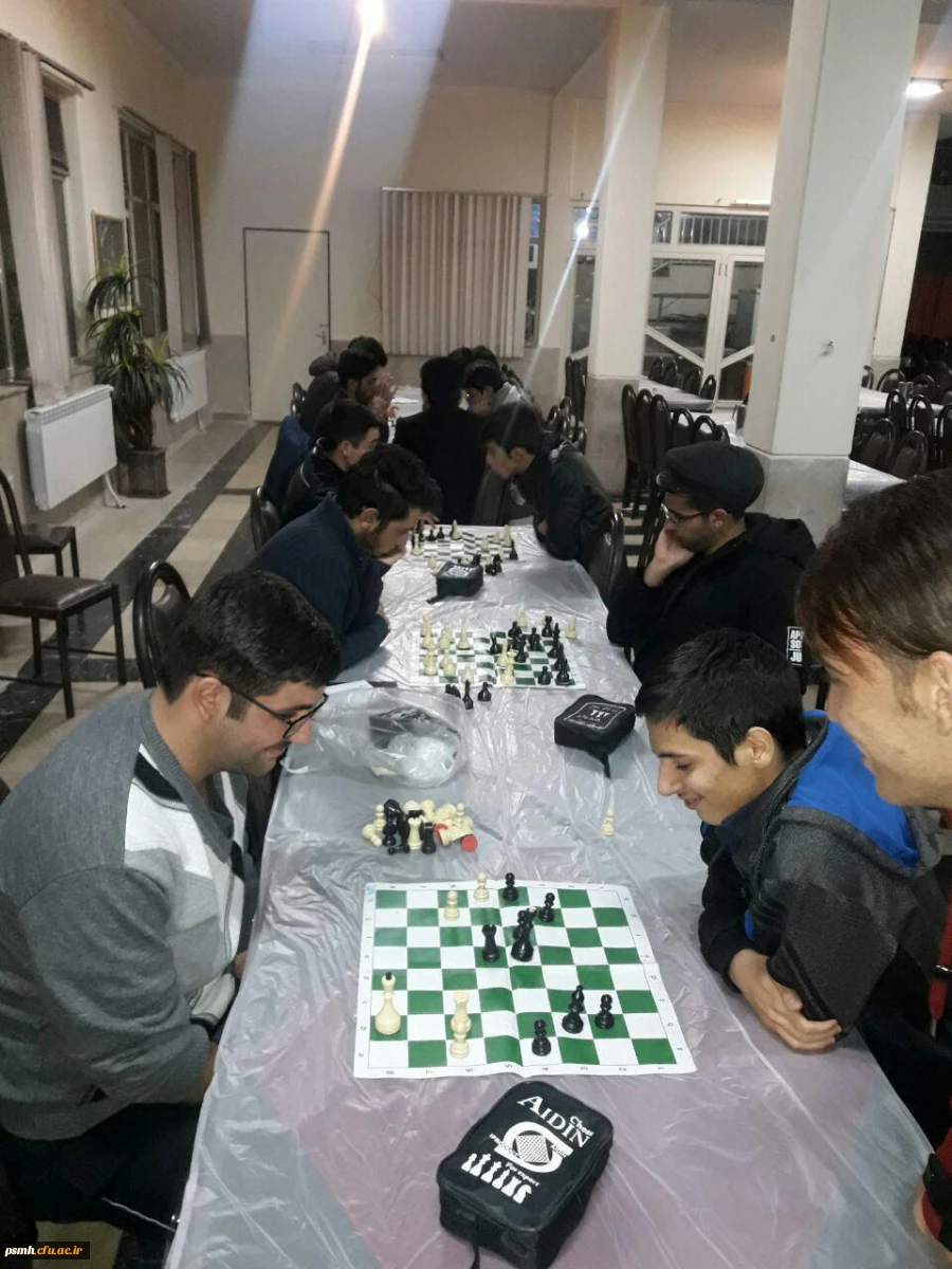 برگزاری یک دوره مسابقه ی شطرنج ویژه دانشجویان به مناسبت 16آذر( روز دانشجو)