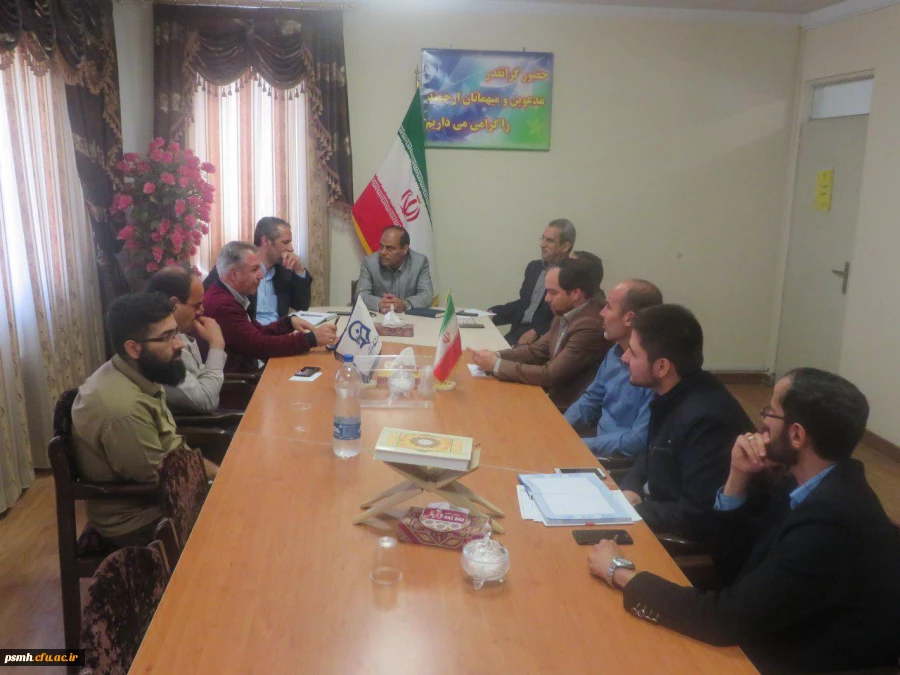 جلسه ی هماهنگی و برنامه ریزی جهت گرامیداشت روز معلم با حضور نمایندگان کانون ها، تشکل ها و انجمن های دانشجویی - یکشنبه 97/02/09 - سالن جلسات مدیریت استان.