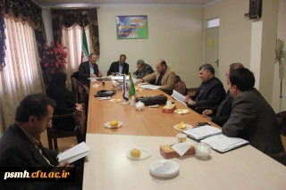 جلسه شورای آموزشی دانشگاه فرهنگیان همدان سالن جلسات ساختمان مدیریت استان - دستور کار: بررسی شیوه نامه ها و مسائل آموزشی.