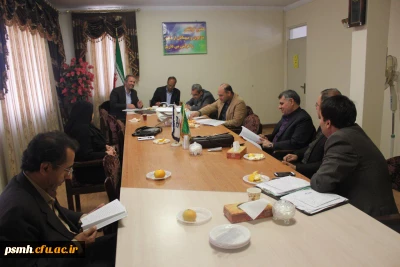 جلسه شورای آموزشی دانشگاه فرهنگیان همدان سالن جلسات ساختمان مدیریت استان - دستور کار: بررسی شیوه نامه ها و مسائل آموزشی.