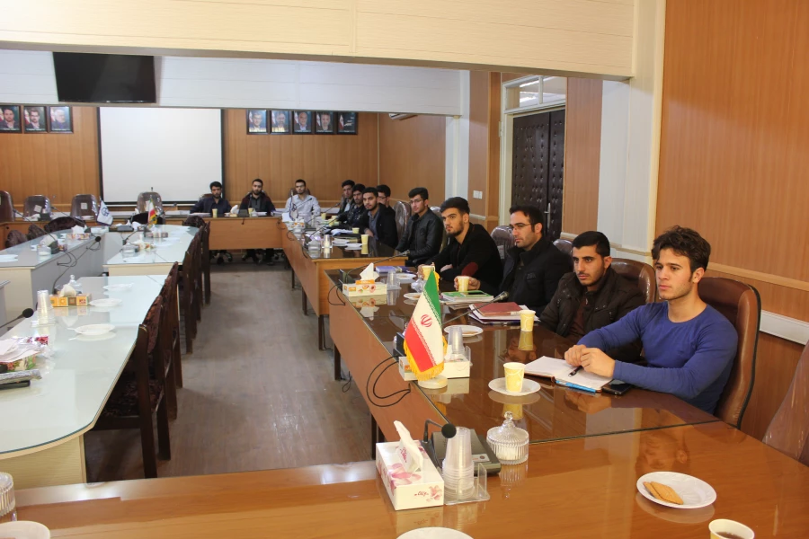 نشست کتابخوان به مناسبت هفته کتاب و کتابخوانی