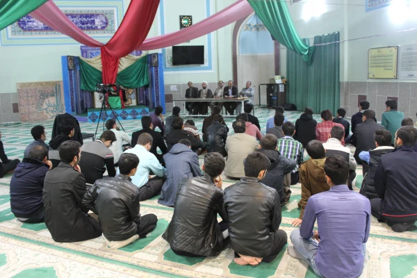 نشست صمیمی سرپرست مدیریت امور پردیس های استان همدان  با دانشجویان پردیس شهید مقصودی