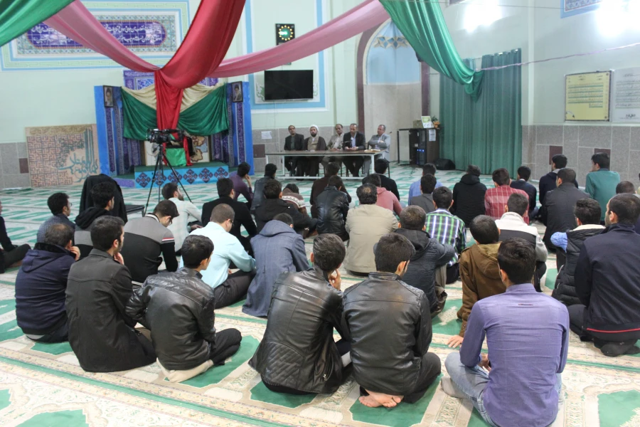 نشست صمیمی سرپرست مدیریت امور پردیس های استان همدان  با دانشجویان پردیس شهید مقصودی