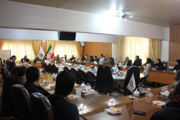 با موضوع انس با قرآن و بازخوانی حماسه نه دی برگزار شد:
دومین نشست معرفتی بسیج کارمندان دانشگاه فرهنگیان همدان به میزبانی پردیس شهید مقصودی