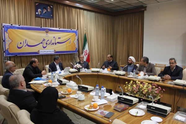 استاندار همدان در جلسه کمیته هیات امنا دانشگاه فرهنگیان استان:
هیات امنای استانی این دانشگاه نباید تشریفاتی باشد و همواره باید حضور موثری داشته باشیم