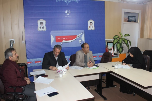 با حضور دکتر علیرضا علی صوفی در دفتر روزنامه سپهر غرب همدان  برگزار شد:
نشست گرامیداشت یکصد سالگی تربیت معلم در کشور، بویژه هشتاد سالگی مراکز تربیت معلم استان همدان  به روایت اسناد