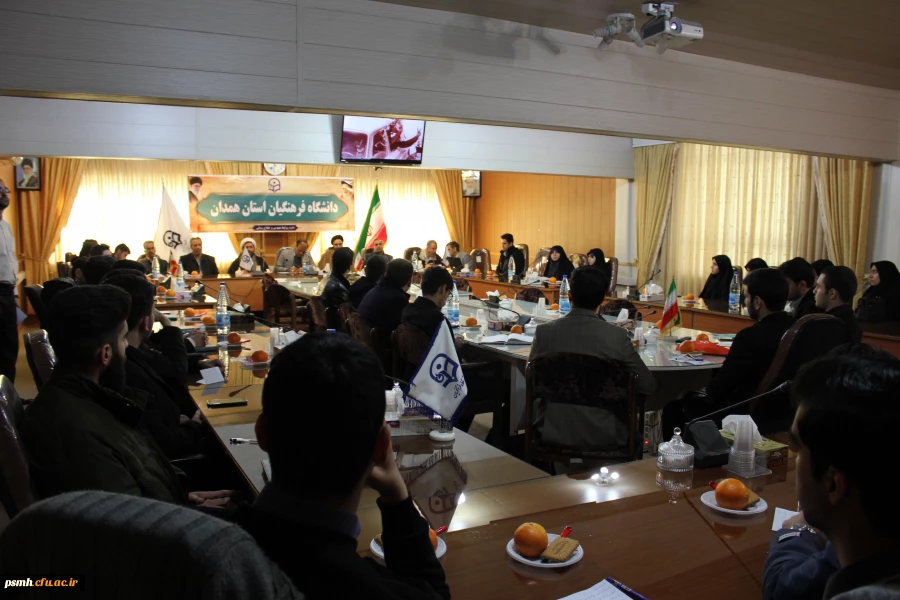 حجت الاسلام و المسلمین دادگر مسئول نهاد نمایندگی مقام معظم رهبری در دانشگاه فرهنگیان در جمع دانشجویان پردیس های همدان:

تردیدی نیست که دانشگاه فرهنگیان یا تربیت معلم مهمترین نهاد آموزشی درکشور است