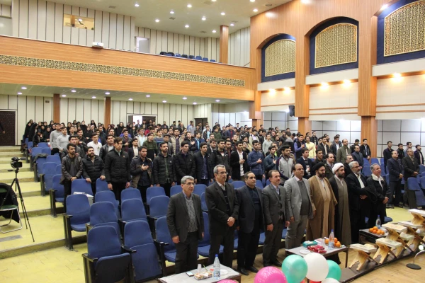 با حضور حجت الاسلام و المسلمین دادگر برگزار شد:

همایش قرآن و عترت با محوریت ولادت حضرت صدیقه طاهره (س) و حضرت امام (ره) بنیانگذار کبیر انقلاب اسلامی