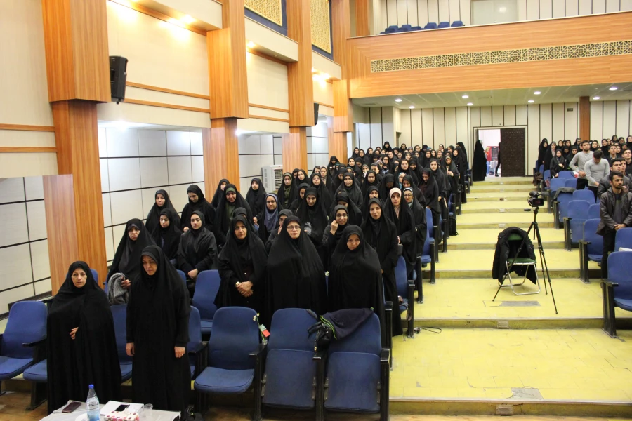 با حضور حجت الاسلام و المسلمین دادگر برگزار شد:

همایش قرآن و عترت با محوریت ولادت حضرت صدیقه طاهره (س) و حضرت امام (ره) بنیانگذار کبیر انقلاب اسلامی