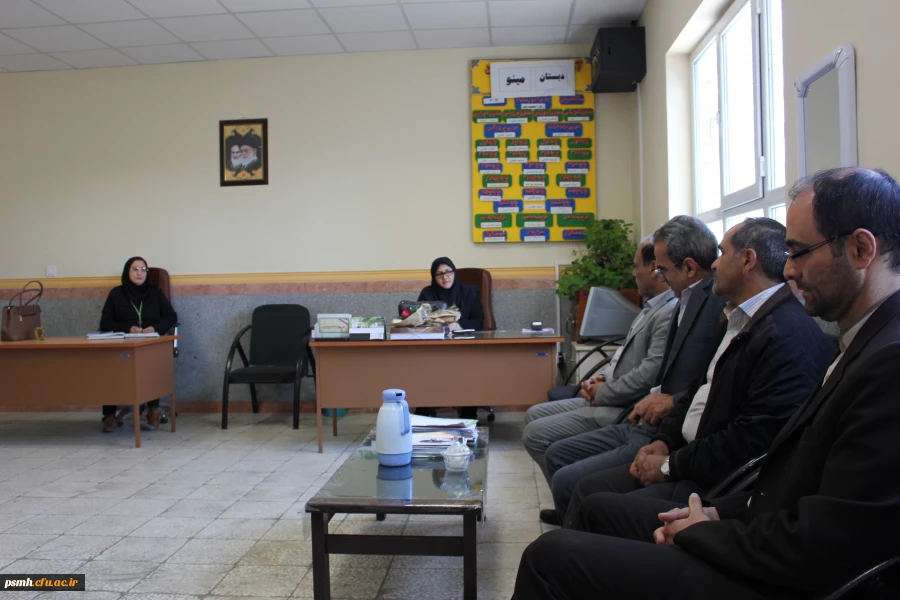 سرپرست دانشگاه فرهنگیان همدان در بازدید از مدارس مجری طرح کارورزی:
معلمان و مدیران شاغل در مدارس، اساتیدی با تجربه، مهربان و کمک حال دانشگاه فرهنگیان هستند