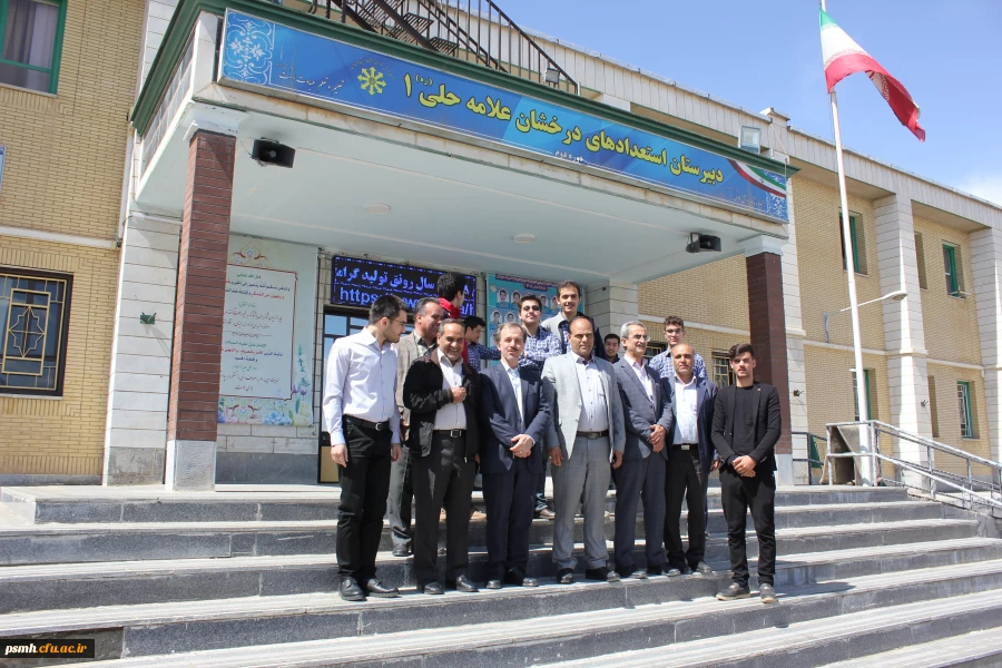 سرپرست دانشگاه فرهنگیان همدان در بازدید از مدارس مجری طرح کارورزی:
معلمان و مدیران شاغل در مدارس، اساتیدی با تجربه، مهربان و کمک حال دانشگاه فرهنگیان هستند