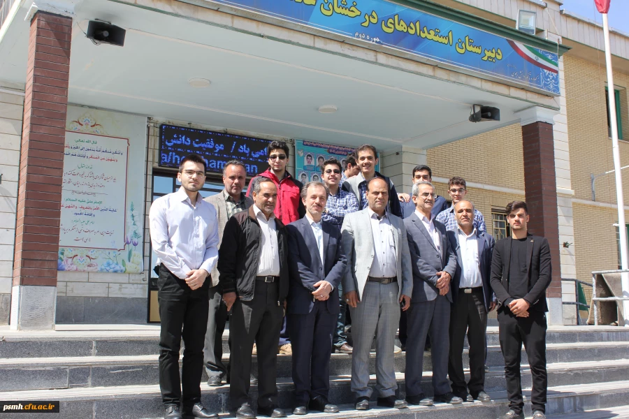 سرپرست دانشگاه فرهنگیان همدان در بازدید از مدارس مجری طرح کارورزی:
معلمان و مدیران شاغل در مدارس، اساتیدی با تجربه، مهربان و کمک حال دانشگاه فرهنگیان هستند