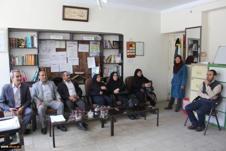 سرپرست دانشگاه فرهنگیان همدان در بازدید از مدارس مجری طرح کارورزی:
معلمان و مدیران شاغل در مدارس، اساتیدی با تجربه، مهربان و کمک حال دانشگاه فرهنگیان هستند