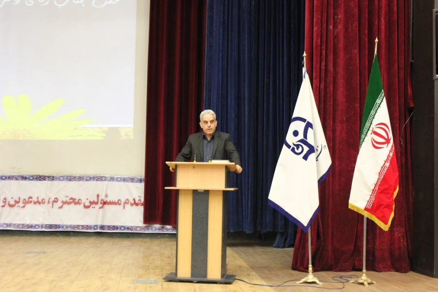 دکتر داریوش رحمانیان در مراسم بزرگداشت مقام معلم در دانشگاه فرهنگیان همدان:
معلمی وقتی با عشق همراه شود آفرینندگی به دنبال خواهد داشت