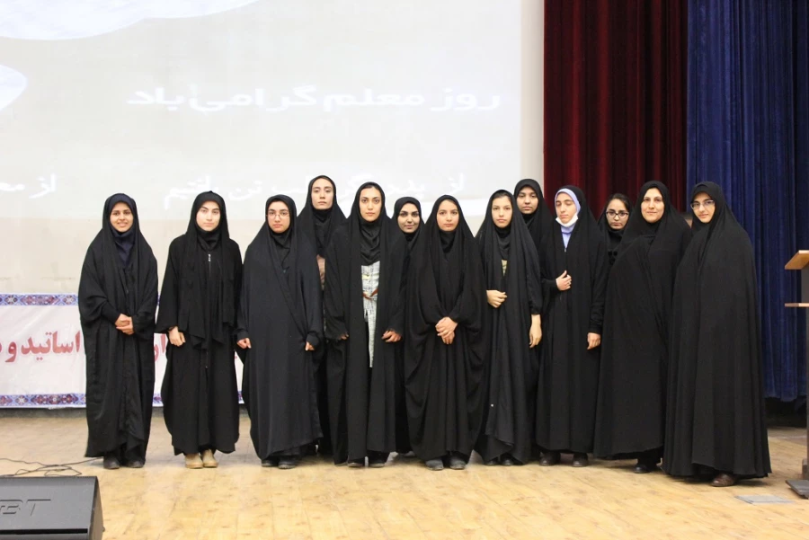 دکتر داریوش رحمانیان در مراسم بزرگداشت مقام معلم در دانشگاه فرهنگیان همدان:
معلمی وقتی با عشق همراه شود آفرینندگی به دنبال خواهد داشت