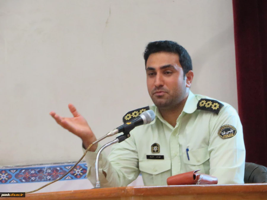نشست « فضای مجازی،فرصت ها و تهدیدها» با حضور سروان نقوی کارشناس پلیس فتا در پردیس شهید مقصودی همدان برگزار شد