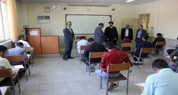 بازدید مدیرکل خدمات آموزشی سازمان مرکزی از نحوه برگزاری امتحانات در پردیس های دانشگاه فرهنگیان همدان