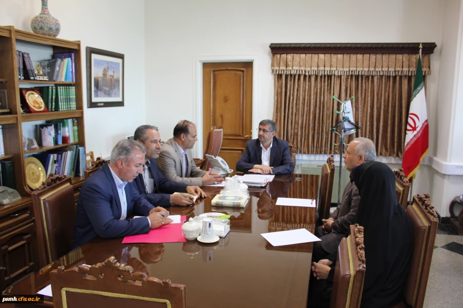 نشست صمیمی با استاندار همدان