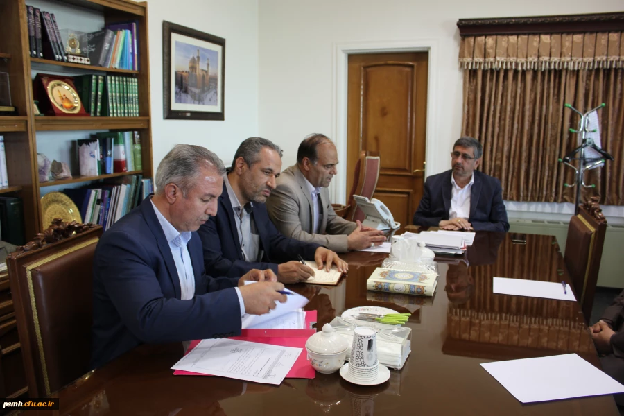 نشست صمیمی با استاندار همدان