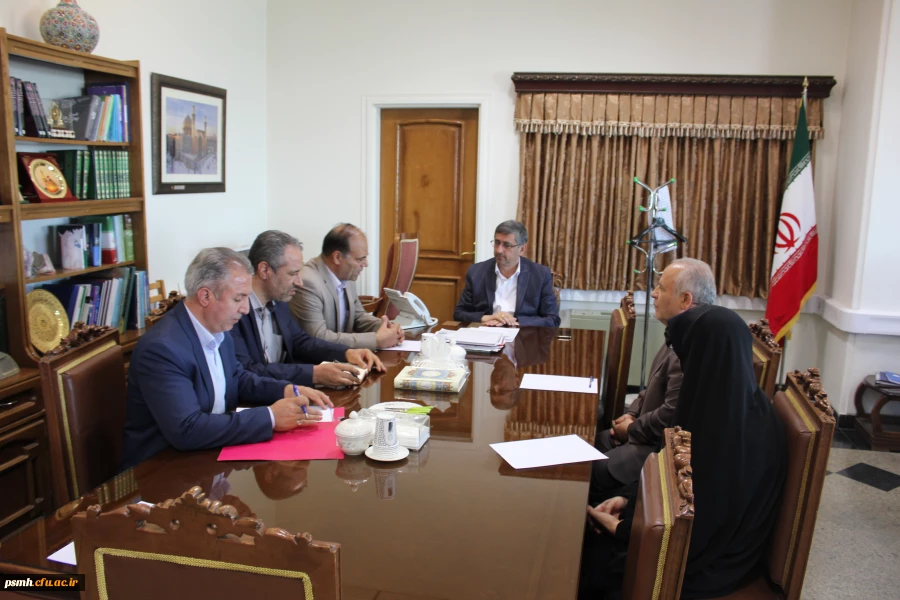 نشست صمیمی با استاندار همدان