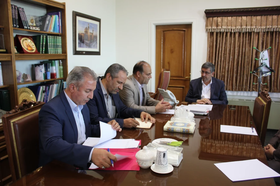 در نشست صمیمی با استاندار همدان مطرح شد:
تامین فضای لازم در بخش آموزشی و سرای دانشجویی از اولویت برخوردار است