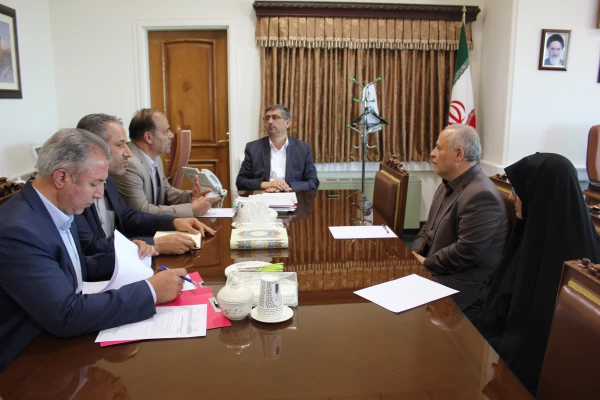 در نشست صمیمی با استاندار همدان مطرح شد:
تامین فضای لازم در بخش آموزشی و سرای دانشجویی از اولویت برخوردار است