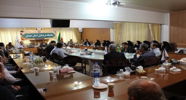 شورای اداری دانشگاه فرهنگیان استان همدان تشکیل جلسه داد 3