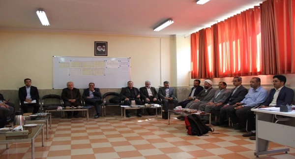 حضور سرپرست، معاونین و تنی چند از همکاران مدیریت استانی در واحد آموزش پردیس شهید مقصودی همدان

 2