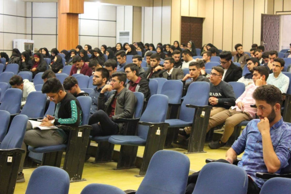 واکاوی اندیشه های این شاعر معاصر در همایشی تخصصی، با حضور اعضای هیات علمی و دانشجو معلمان دانشگاه فرهنگیان همدان  3