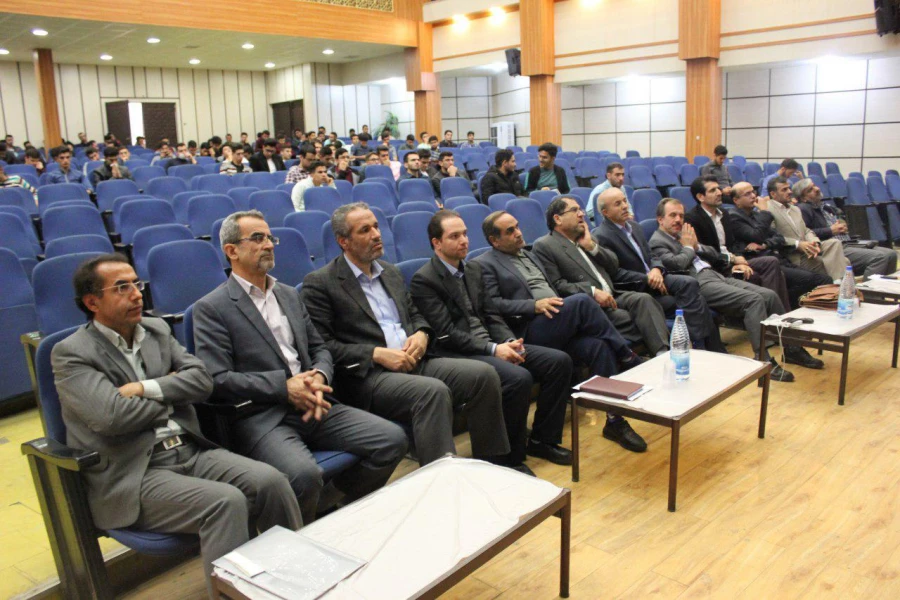 واکاوی اندیشه های این شاعر معاصر در همایشی تخصصی، با حضور اعضای هیات علمی و دانشجو معلمان دانشگاه فرهنگیان همدان  4