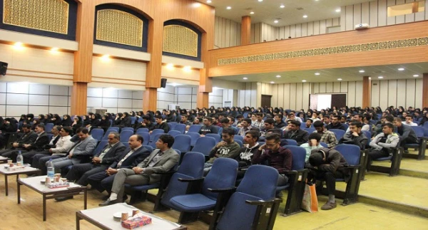 دانشجو معلمان خود کنترلی و خودمراقبتی را در تمام عرصه ها مد نظر قرار دهند 3