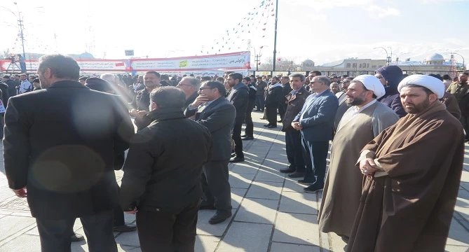 حضور سرپرست، معاونین، مسئول نهاد رهبری و کارکنان دانشگاه فرهنگیان همدان در برنامه گرامیداشت یوم الله نه دی
 3