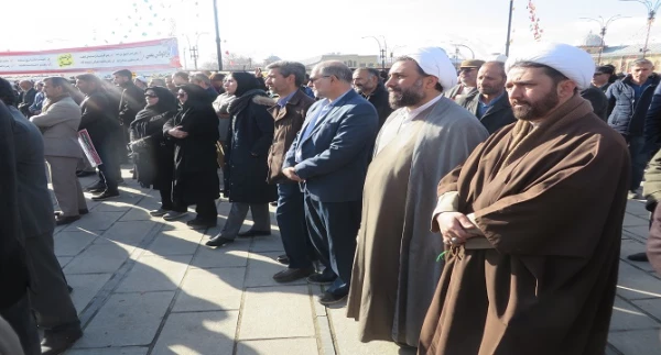 حضور سرپرست، معاونین، مسئول نهاد رهبری و کارکنان دانشگاه فرهنگیان همدان در برنامه گرامیداشت یوم الله نه دی
 4